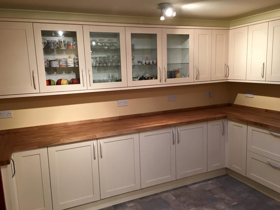 Solid oak worktop top kitchen with Belfast sink